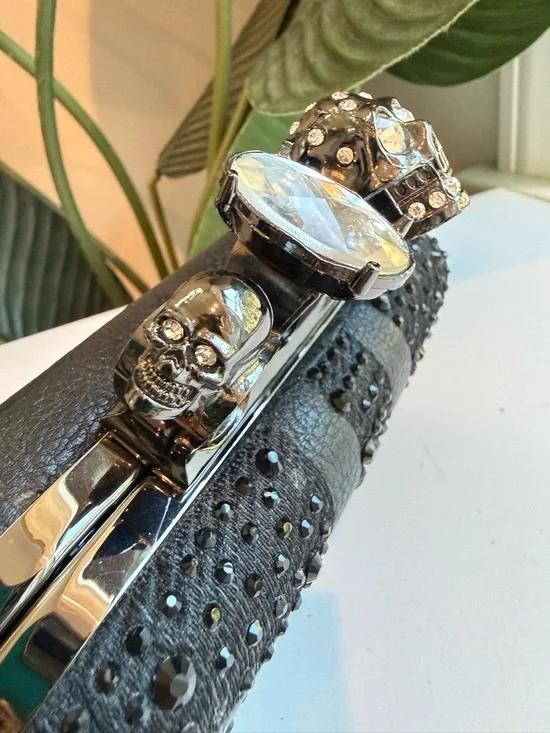 Knuckle Clutch Bag - Picture 7 of 9